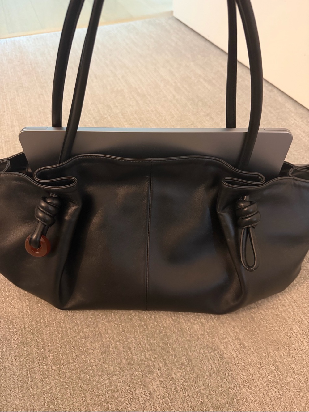 Archivepke Black Leather Shoulder Bag - Picture 8 of 10